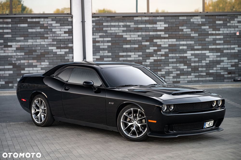 Dodge Challenger - 1