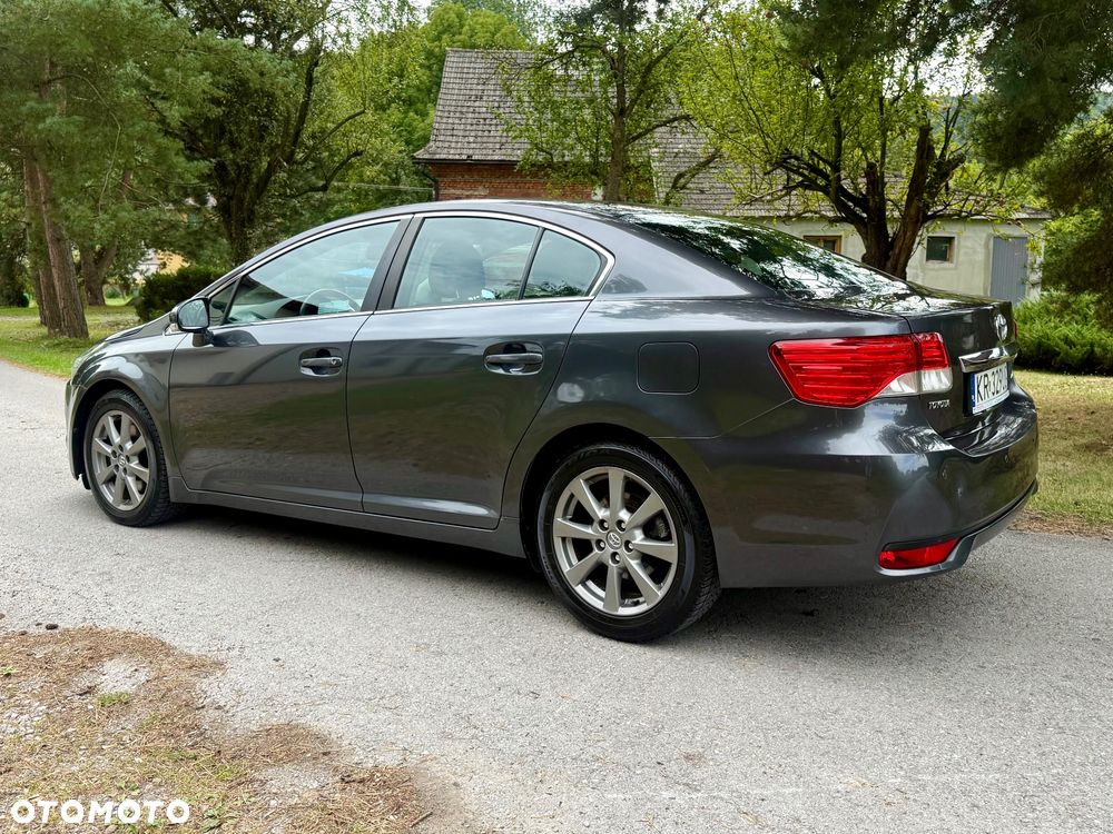 Toyota Avensis 2.2 D-4D Premium - 11