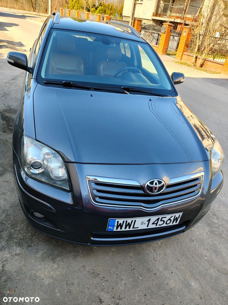 Toyota Avensis 2.0 D-4D Sol plus+NAVI - 2