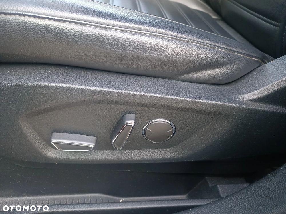 Ford Edge - 8