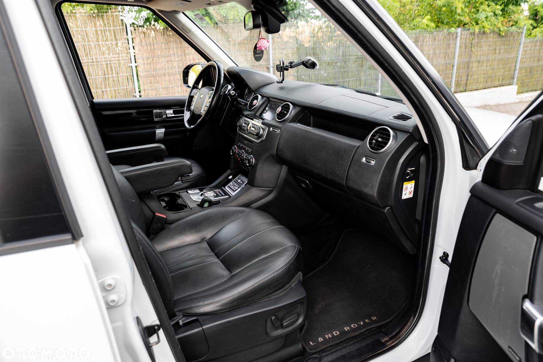 Land Rover Discovery SD V6 HSE - 23