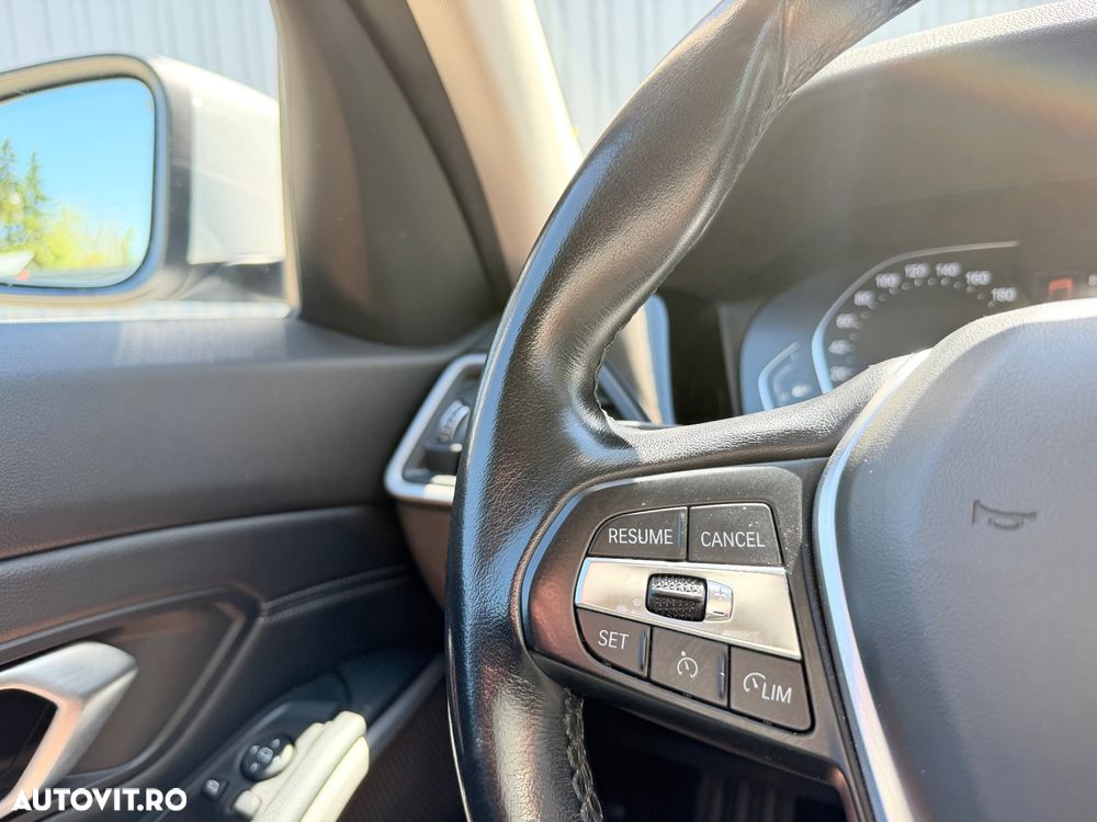 BMW Seria 3 320i AT - 15