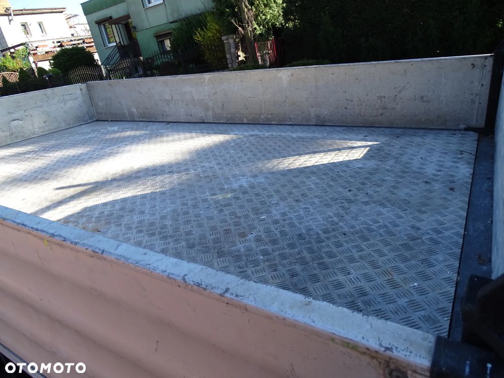 Volkswagen CRAFTER 2,5 TDI -136 KM -klimatyzacja ,skrzyniowy, blizniaki , 73.000 tkm  super stan ! - 19