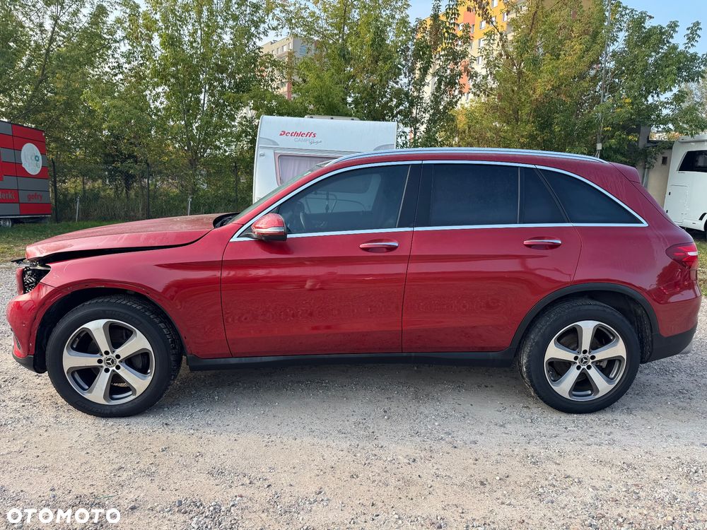 Mercedes-Benz GLC 300 4Matic 9G-TRONIC - 2