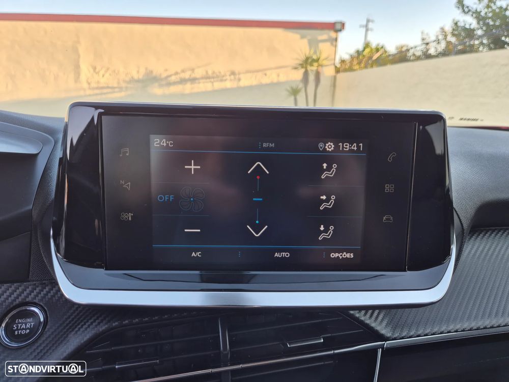 Peugeot 2008 1.2 PureTech Allure Pack - 37