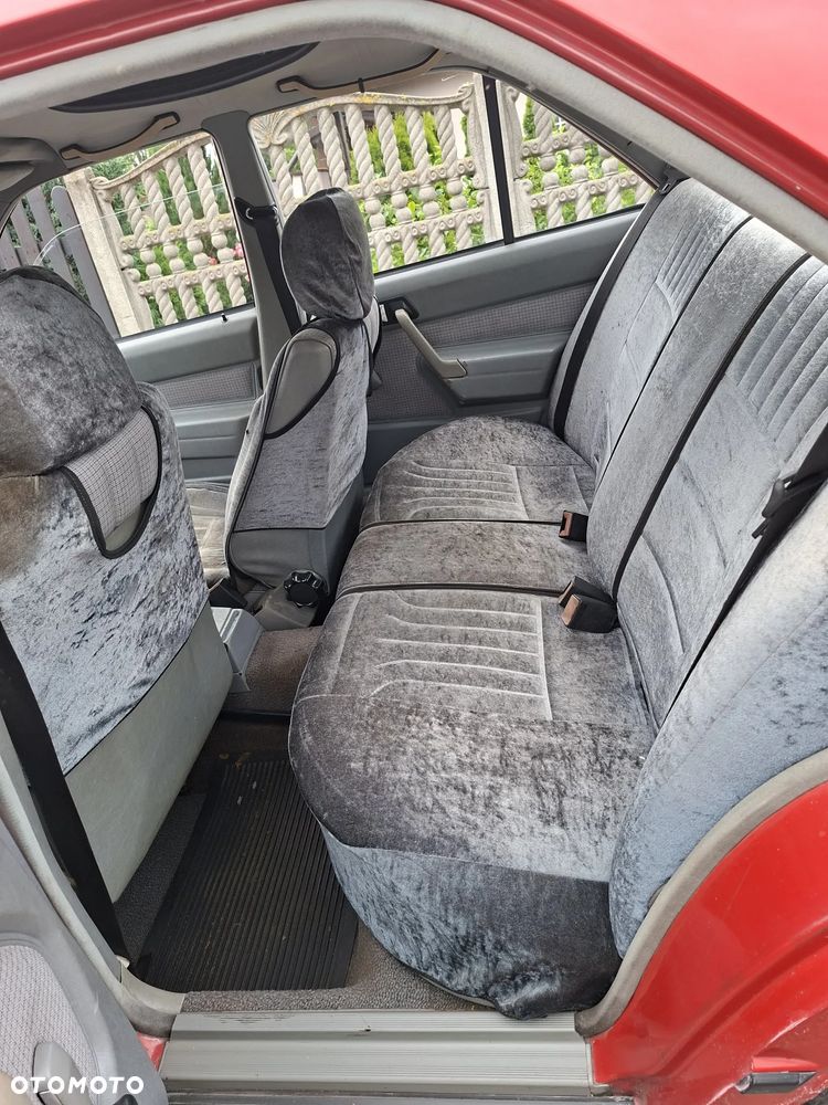 Mercedes-Benz W201 (190) - 13