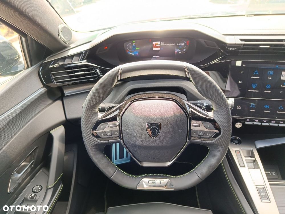 Peugeot 408 - 16