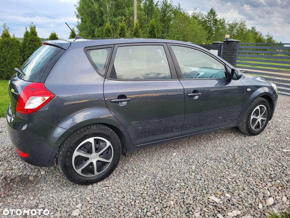 Kia Ceed 1.4 Comfort + - 22