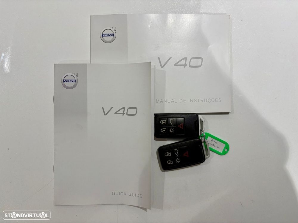 Volvo V40 2.0 D2 Momentum Eco - 36
