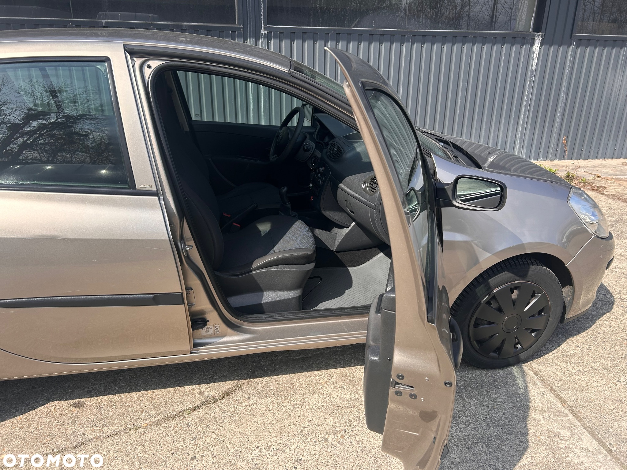Renault Clio 1.2 16V All Inclusive - 4