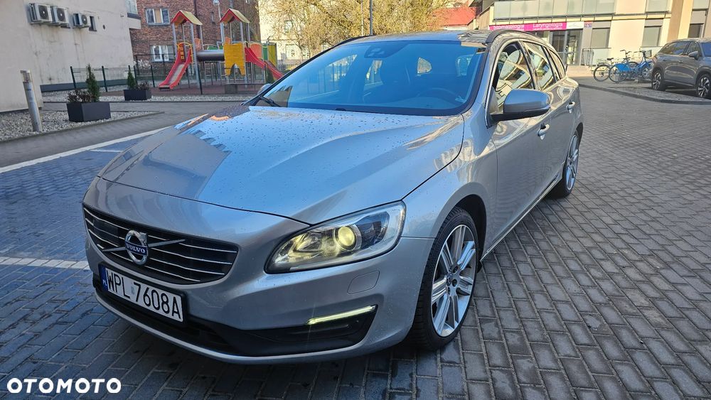 Volvo V60 T5 Kinetic - 1