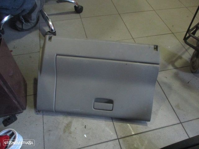 Porta Luvas 68108VB000 NISSAN PATROL GR Y61 1998 Beje - 1