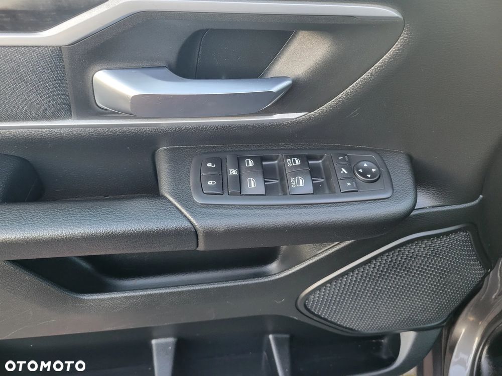 RAM 1500 Crew Cab Shortbed Bighorn - 28