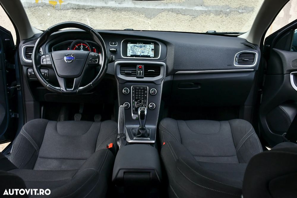 Volvo V40 D2 Momentum - 20