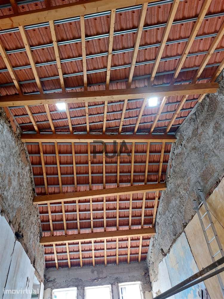 Moradia para recuperar em Vila Cortês da Serra, Gouveia - Grande imagem: 5/8
