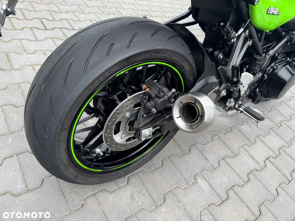 Kawasaki Z 900 RS - 15