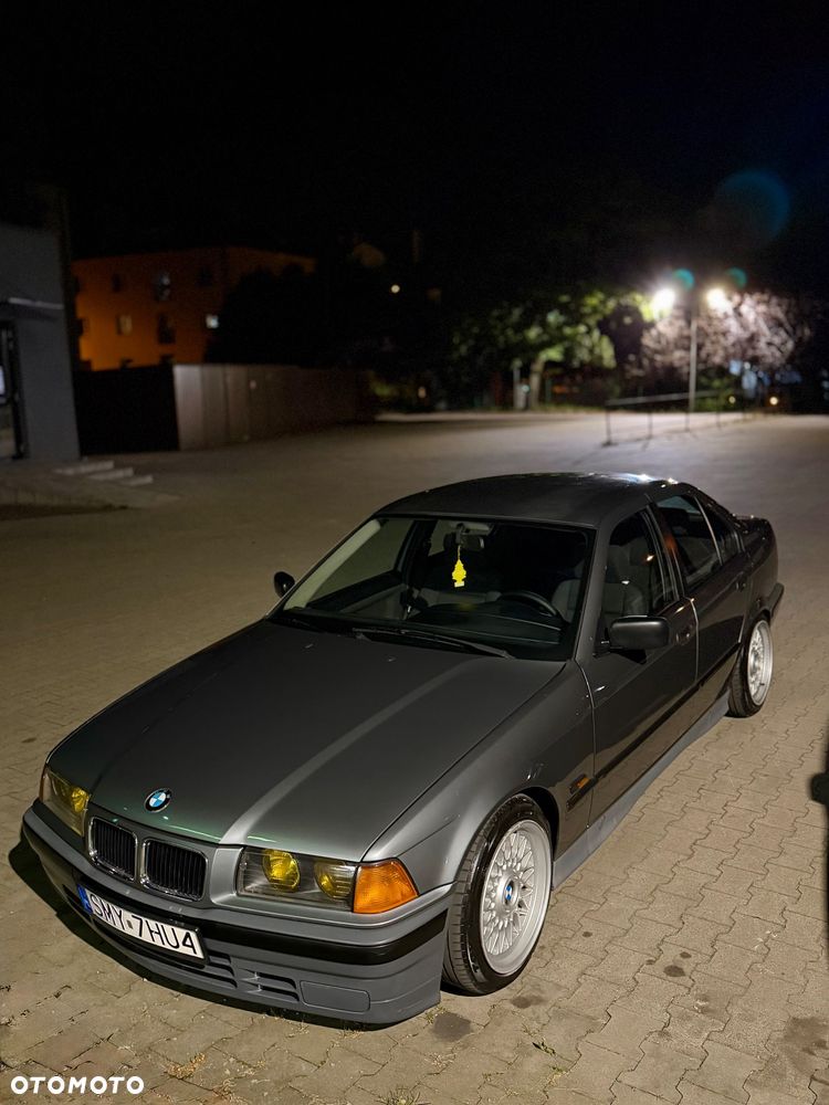 BMW Seria 3 320i - 3
