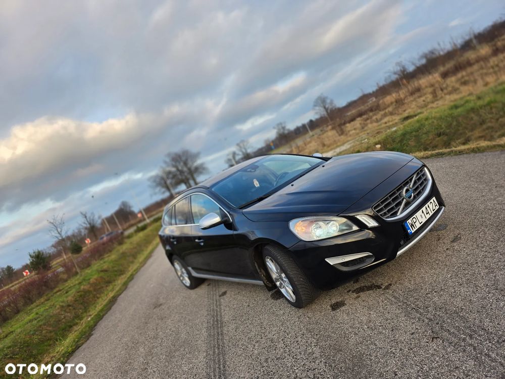 Volvo V60 D4 Geartronic Momentum - 24