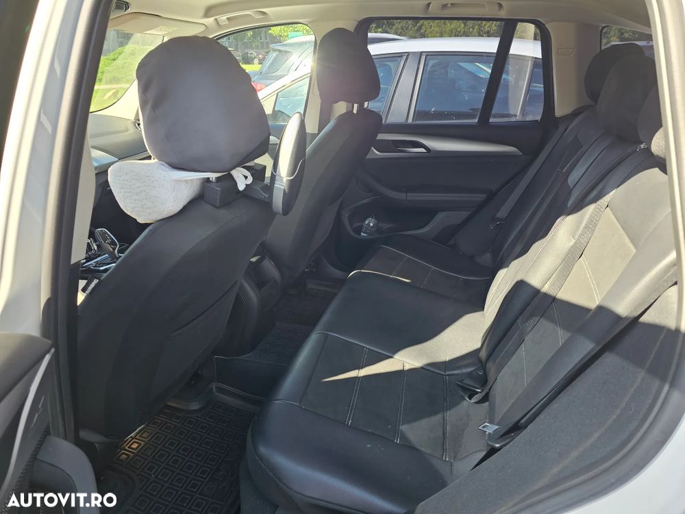 BMW X3 xDrive20i AT - 8