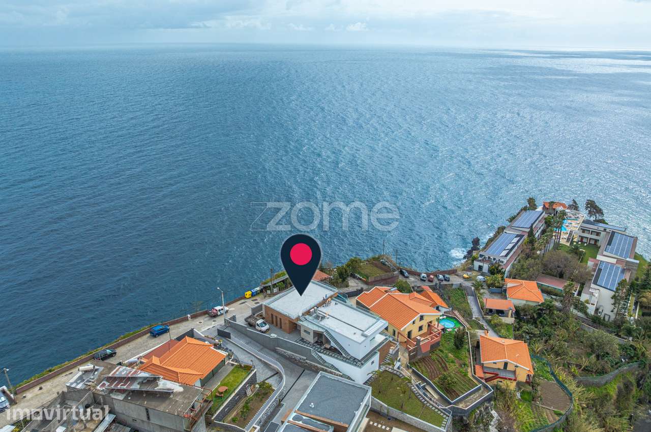 Moradia unifamiliar T3, com vista sobre o mar e sobre a vila da Ponta - Grande imagem: 5/53