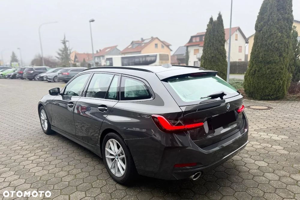 BMW Seria 3 318i M Sport - 8