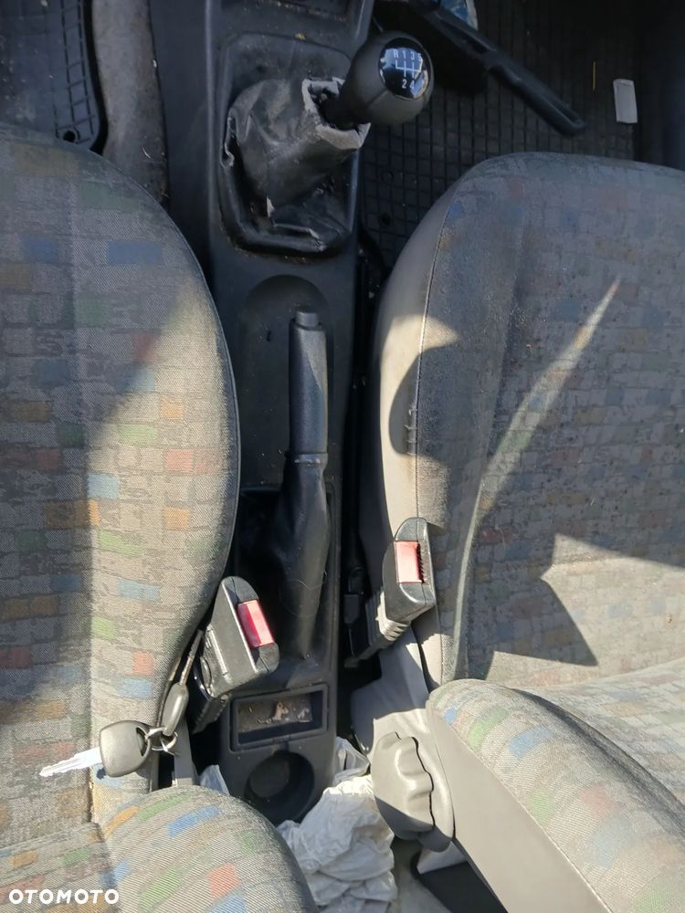 OPEL COMBO C Y474 fotel fotele kanapa deska kokpit podsufitka boczek boczki klamka podłokietnik - 6