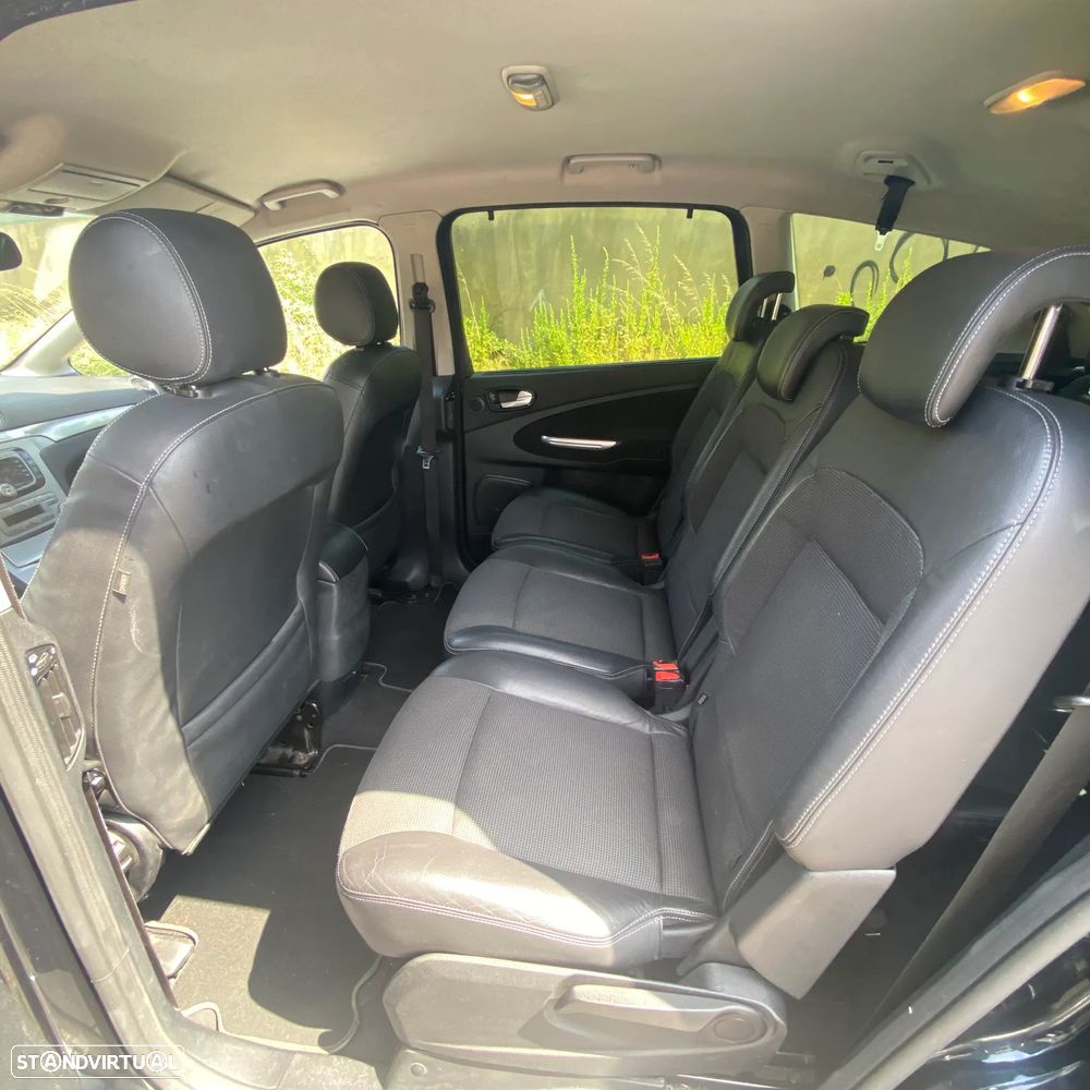 Ford S-Max 2.0 TDCi Titanium 7L - 21
