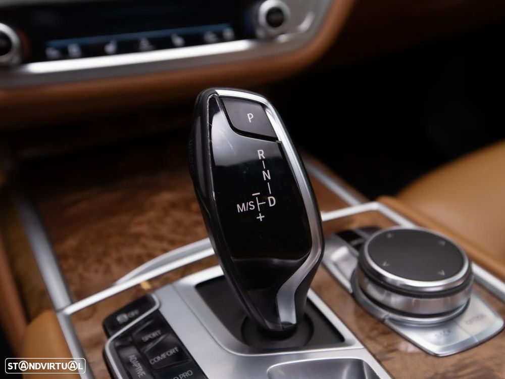 BMW 740 - 24