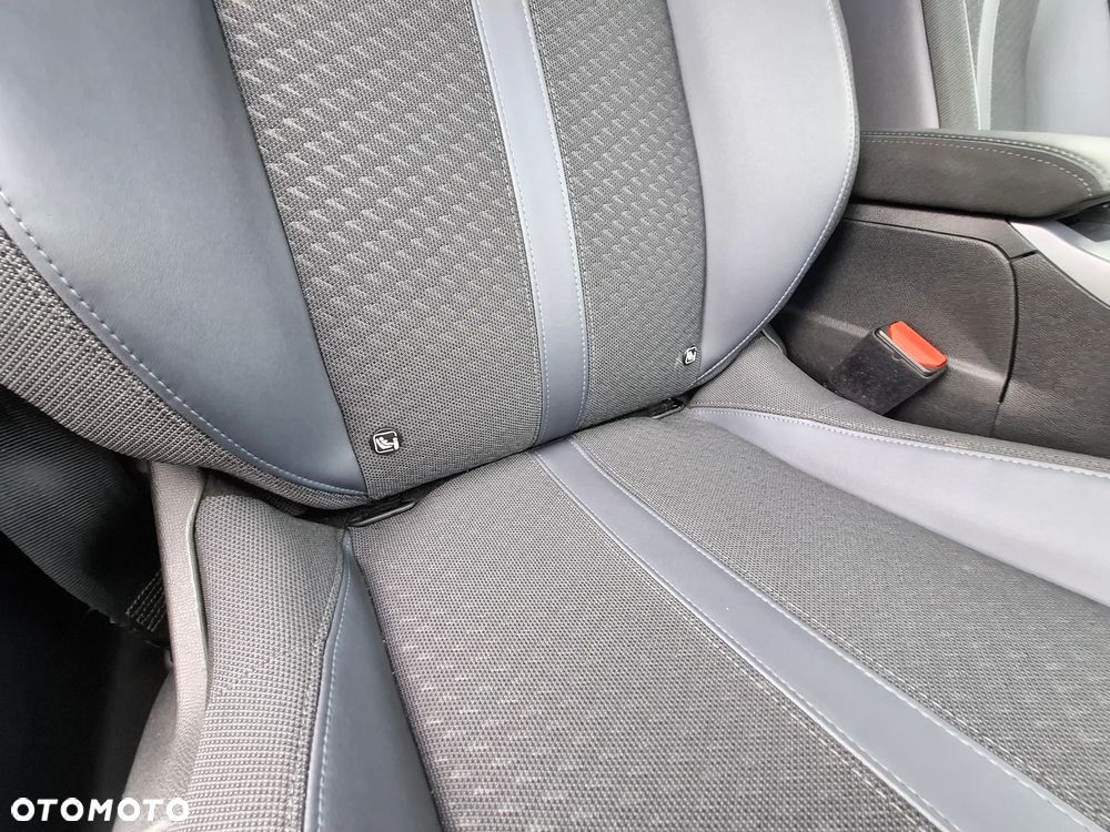 Peugeot 2008 1.2 PureTech Allure S&S EAT8 - 20