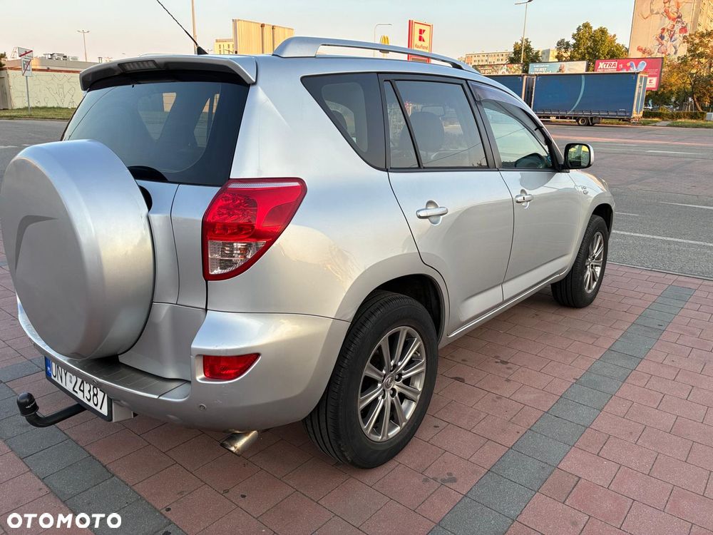 Toyota RAV4 2.2 D-4D Prestige - 8