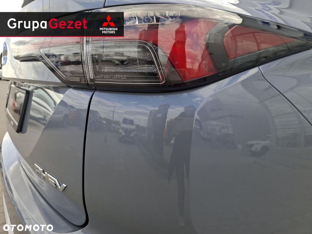 Mitsubishi Outlander - 11