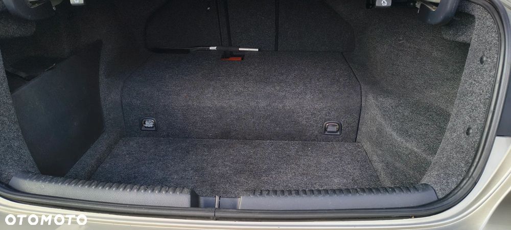 Volkswagen Jetta 1.4 DSG Comfortline - 32