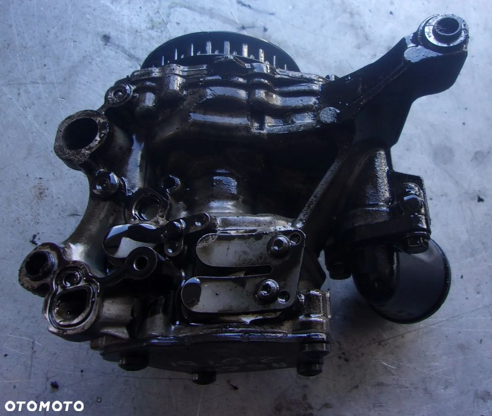 POMPA OLEJU AUDI A4 B7 2.0 TDI 04L145208AA - 2