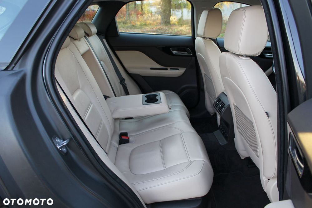 Jaguar F-Pace 20d AWD Prestige - 17