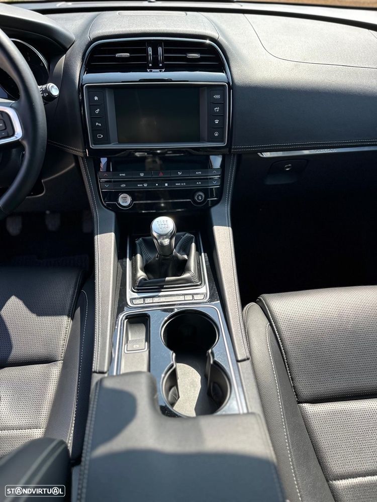 Jaguar F-Pace 2.0 i4D R-Sport - 14