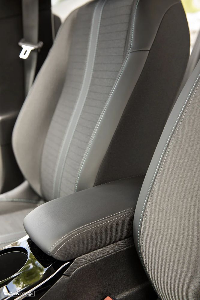 Peugeot 2008 1.2 PureTech Allure Pack EAT8 - 30