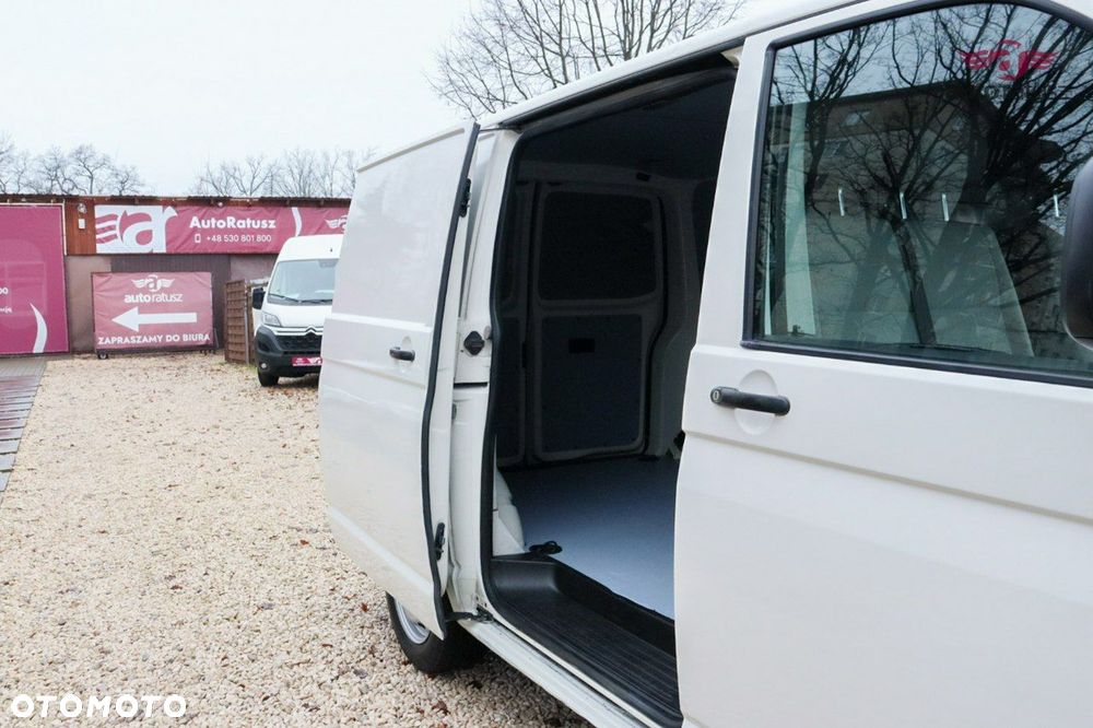 Volkswagen Transporter - 28