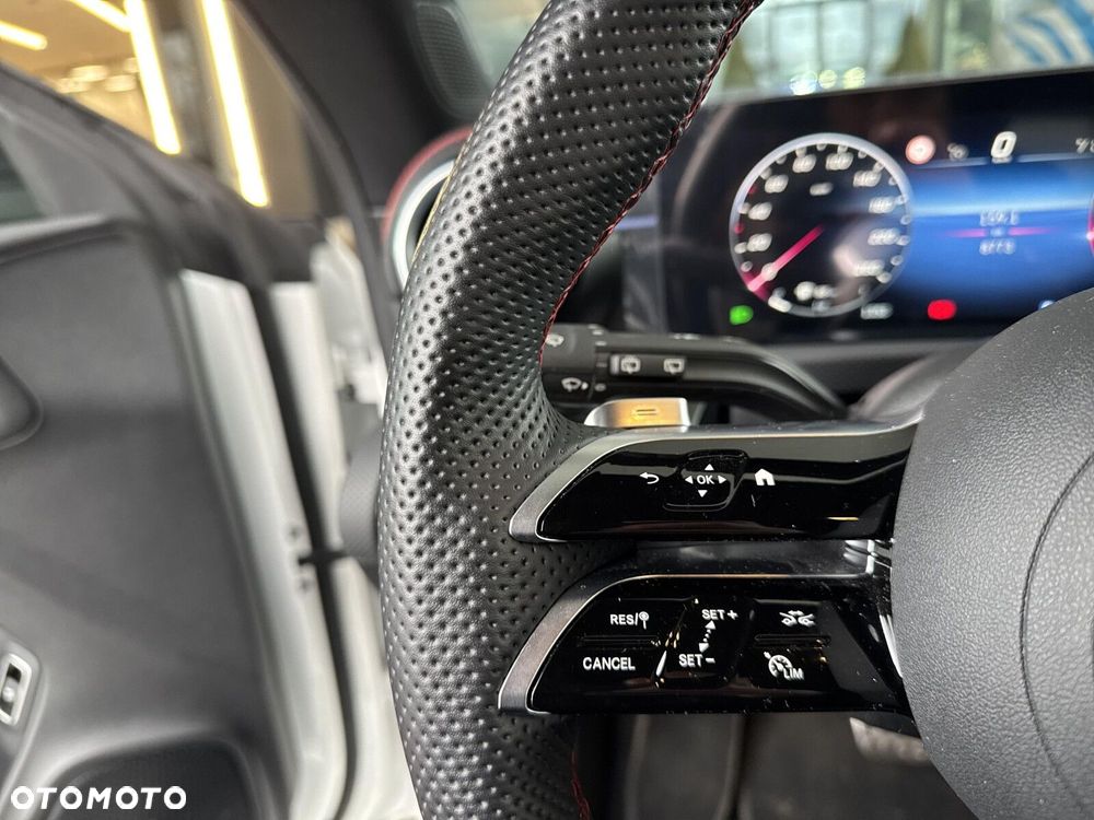 Mercedes-Benz CLA - 23