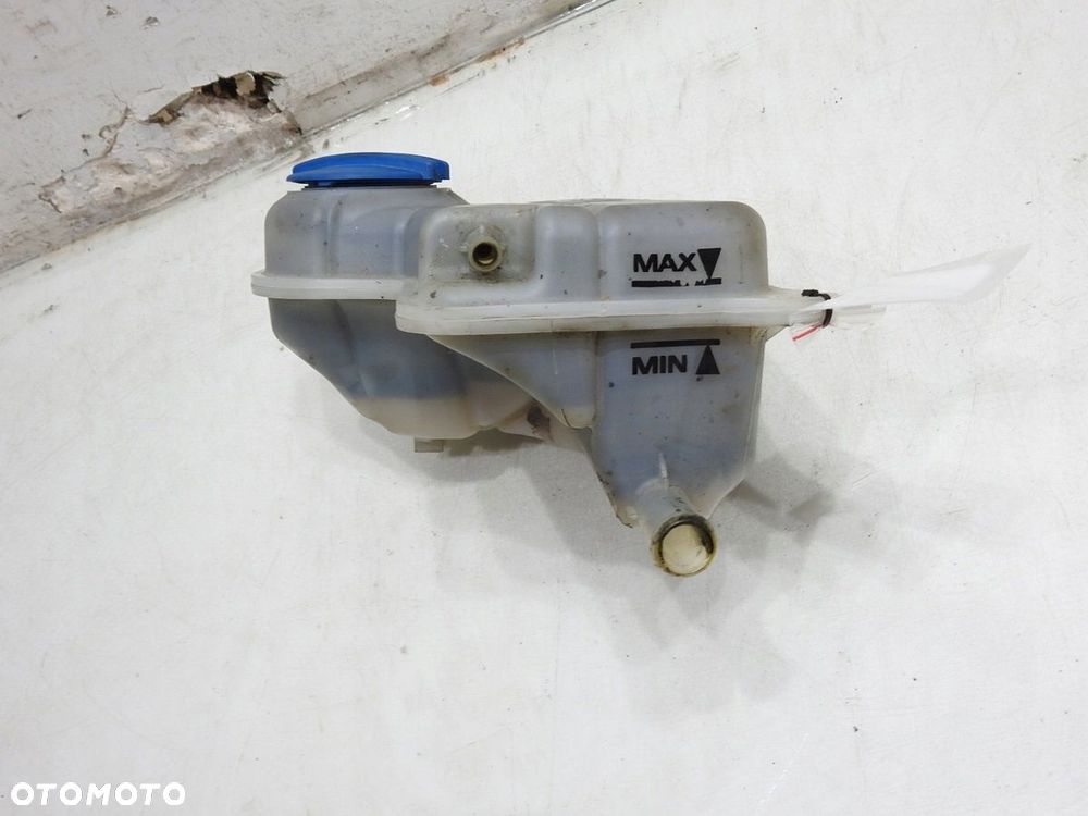 ZBIORNICZEK WYRÓWNAWCZY AUDI A4 B7 2.0 TDI - 2