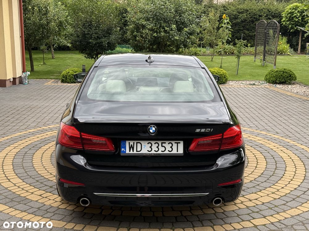 BMW Seria 5 520i Luxury Line - 6