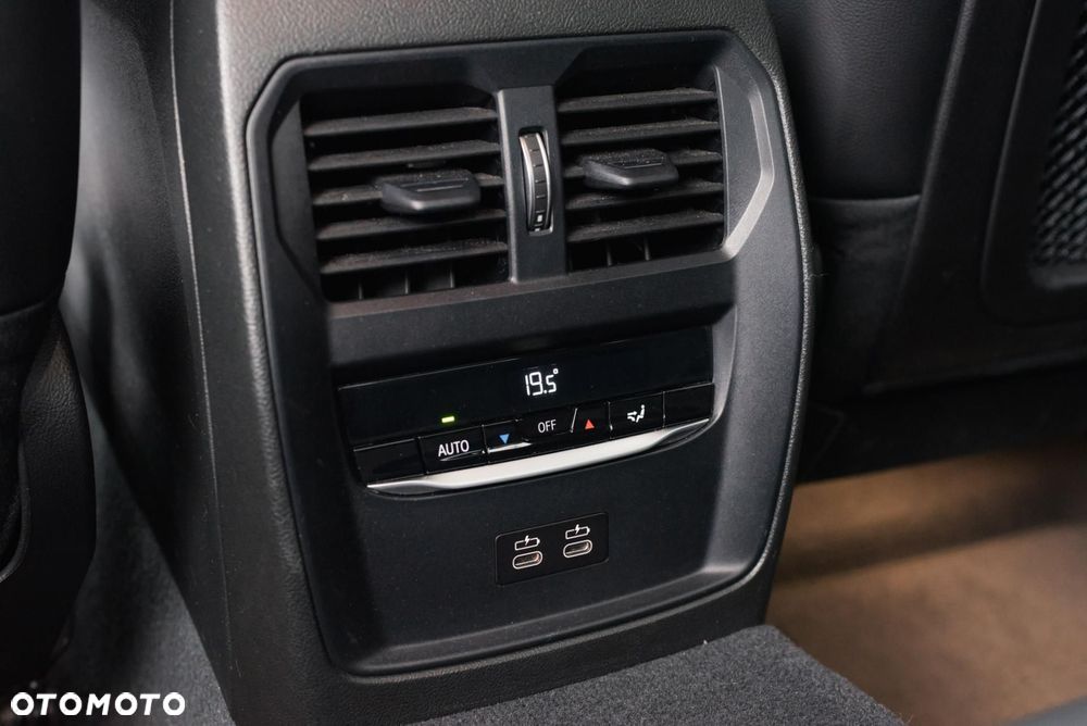 BMW Seria 3 320d xDrive M Sport sport - 38