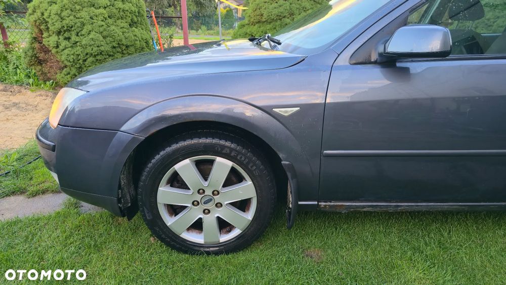 Ford Mondeo - 10