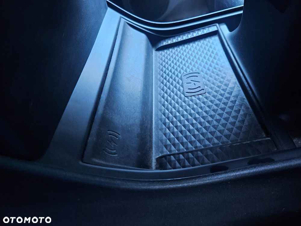 Land Rover Range Rover Evoque - 20