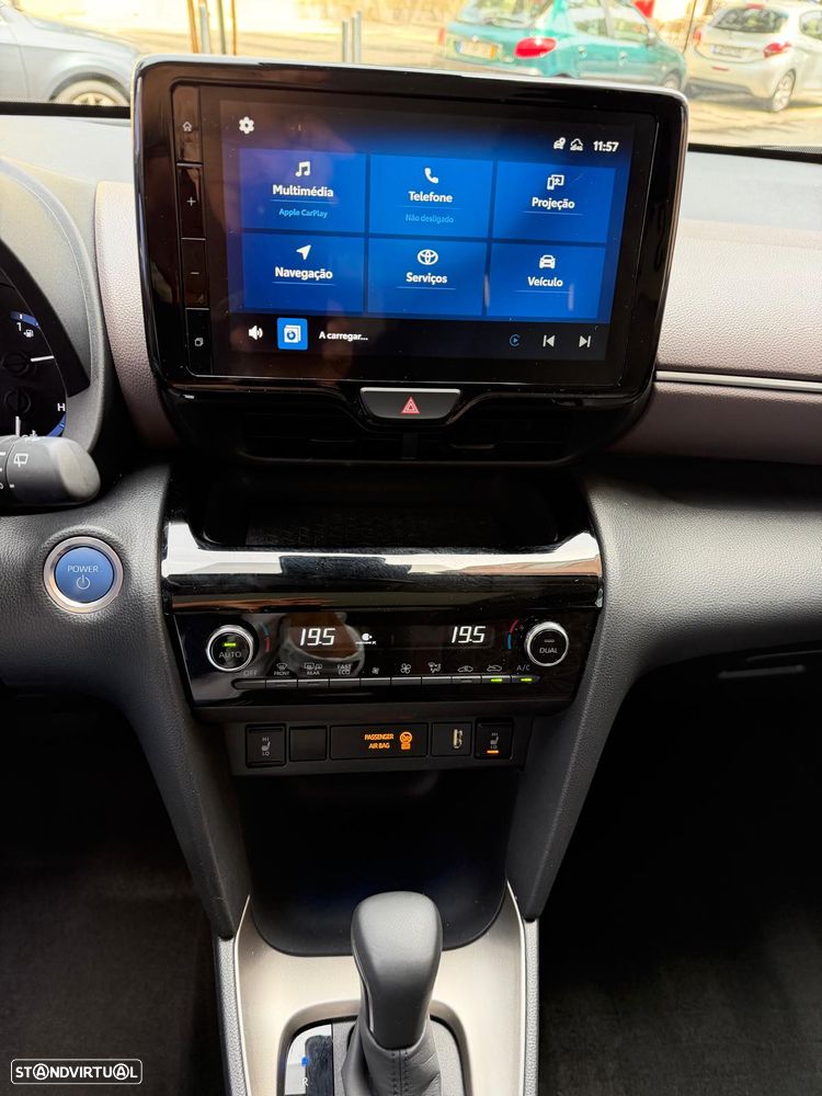 Toyota Yaris Cross 1.5 HDF Luxury - 17