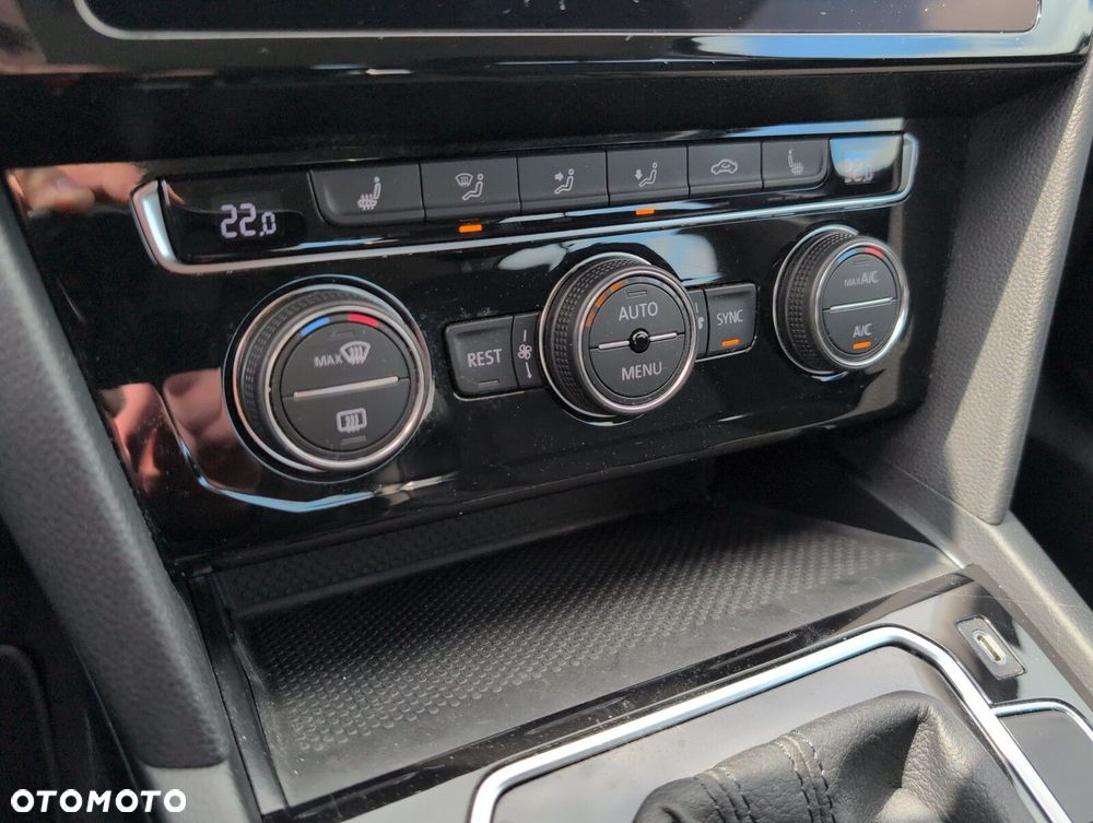 Volkswagen Passat 2.0 TSI Business DSG - 27