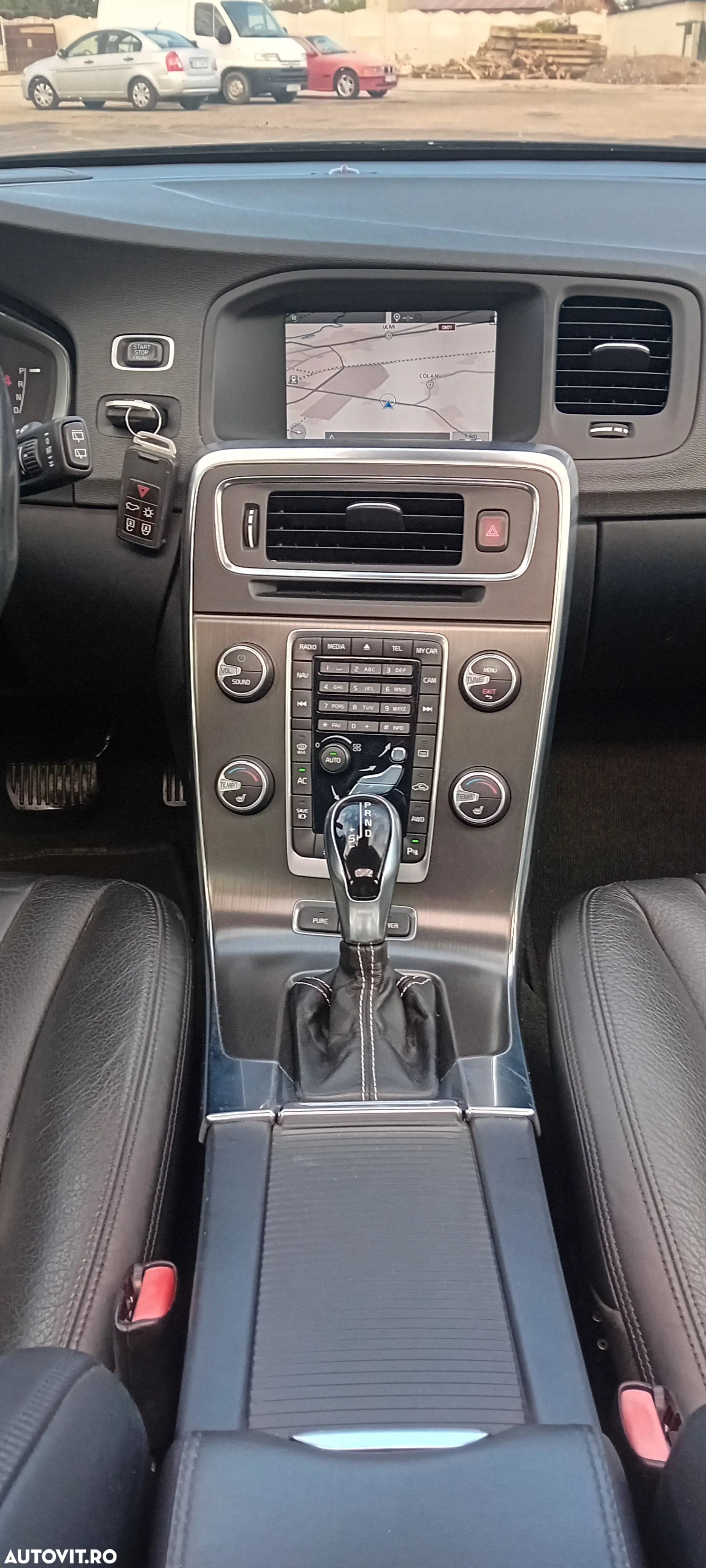 Volvo V60 D6 Plug-In-Hybrid AWD Geartronic Summum - 12