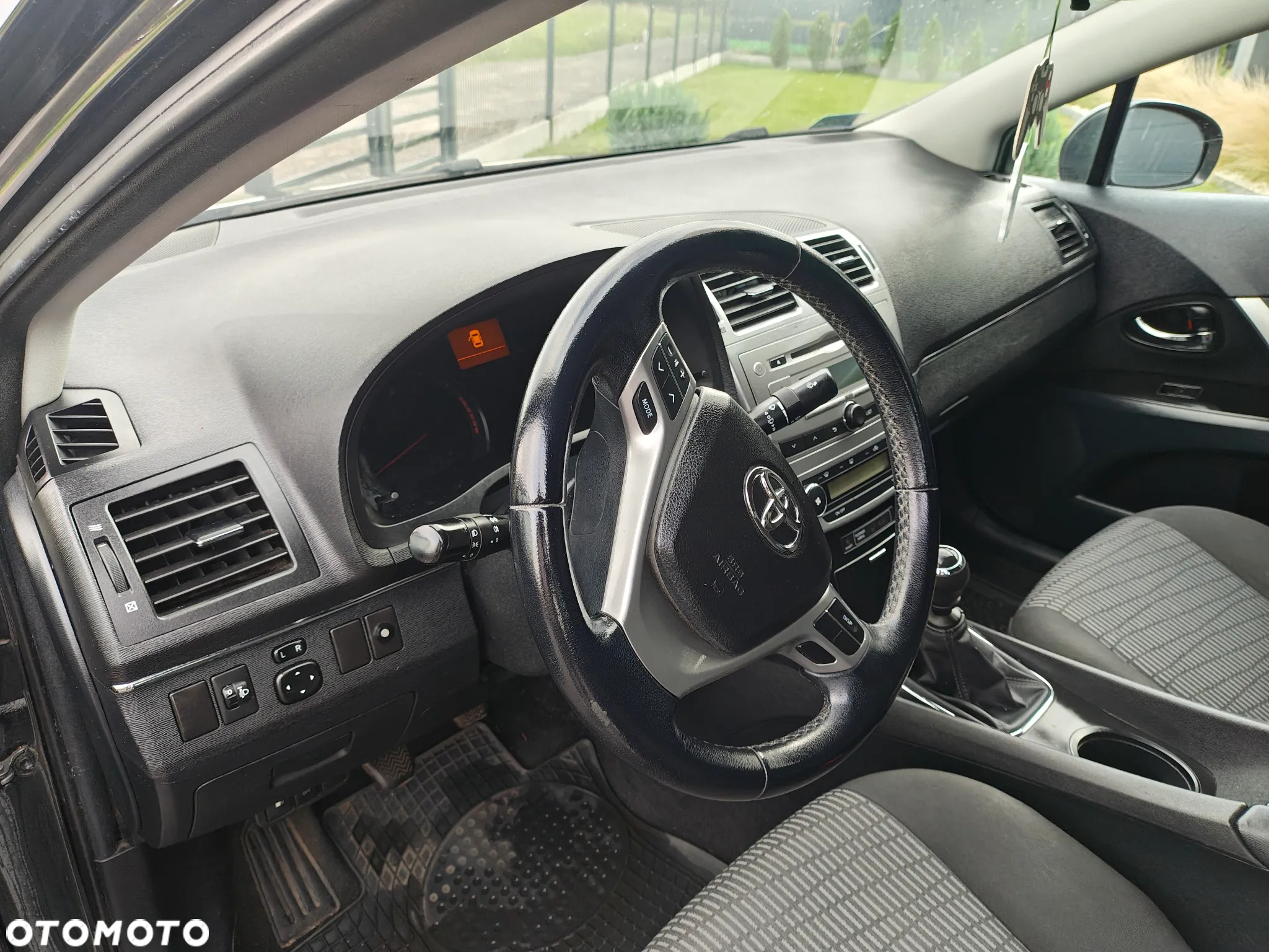 Toyota Avensis 1.6 Luna - 13