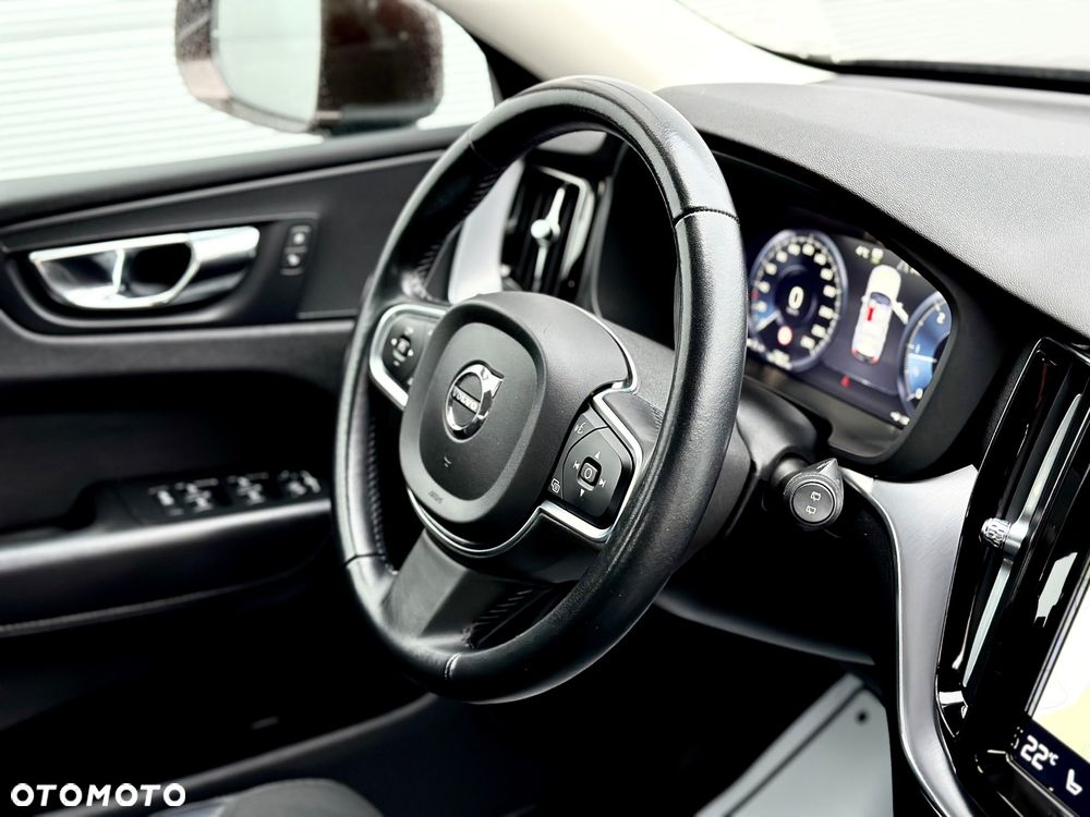 Volvo XC 60 D4 Momentum Pro - 36