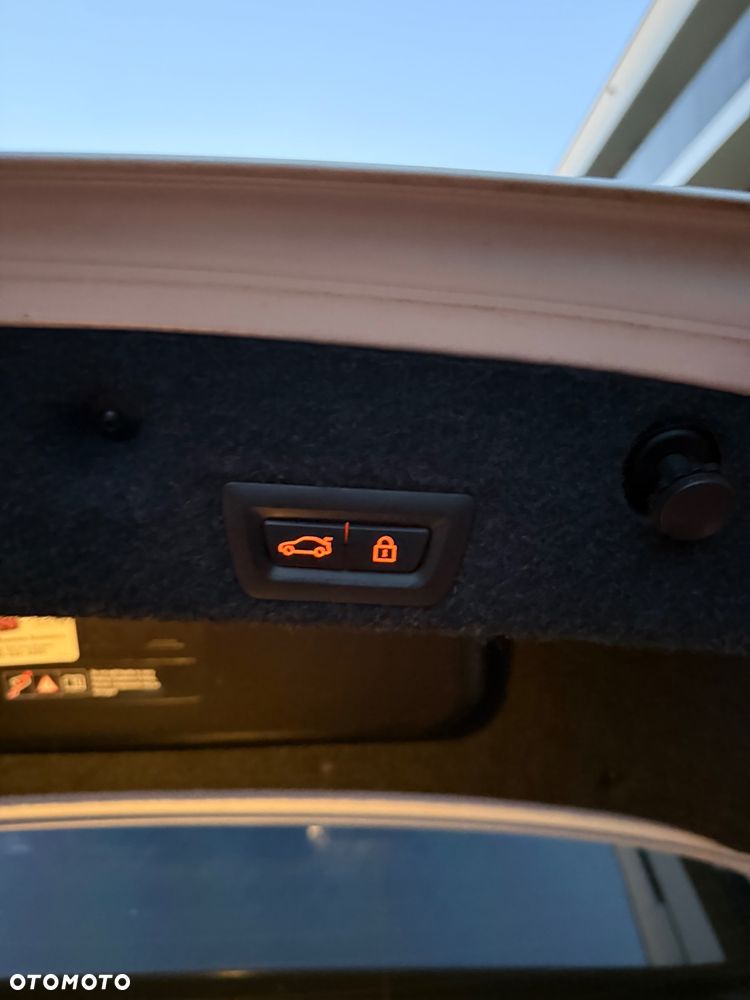 BMW Seria 5 535i xDrive - 28