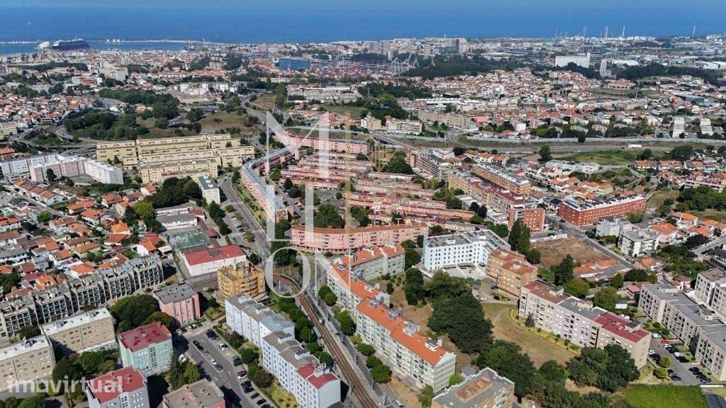 T3 no último andar | Metro à porta | 10 minutos da Praia de Matosinhos - Grande imagem: 3/37